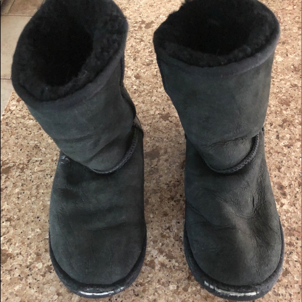 Ugg‎ girl’s size 3 black boots